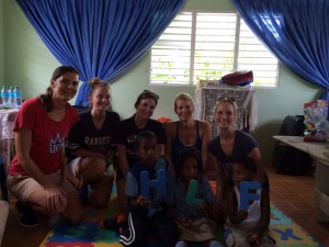 Led by HLF Co-Founder Therese Lundqvist, a group of volunteers traveled to the DR to help HLF's community partner Together for Better.