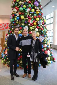 Henrik & Therese visit NY Presbyterian Children's Hospital on Christmas morning to visit children and distribute some gifts!