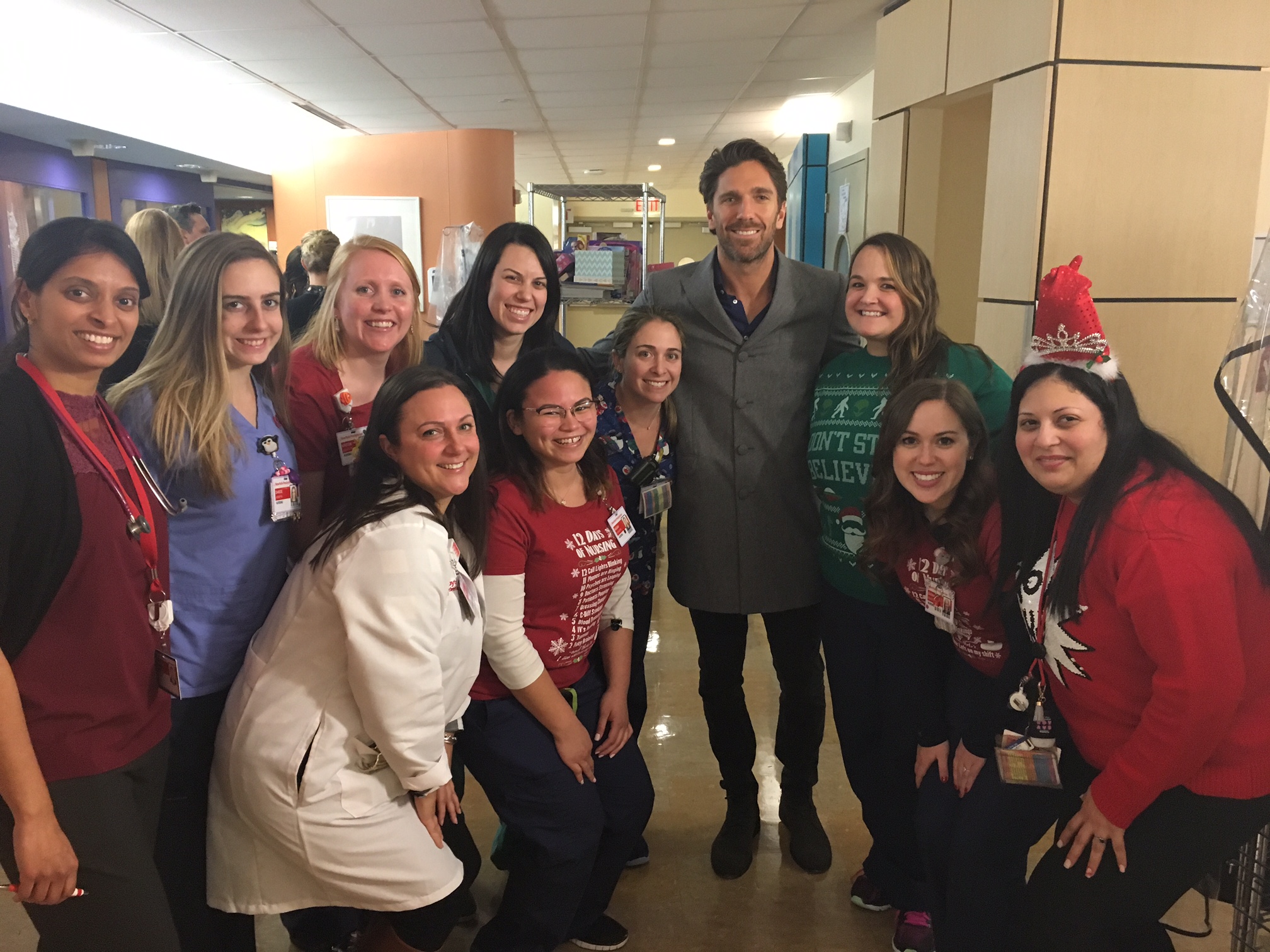 On December 25th 2017 Henrik & Therese had their traditional Christmas morning visit to the NewYork-Presbyterian Children’s Hospital. They visited with patients and staff and delivered some of the hundreds of gifts that the HLF Young Ambassadors had delivered earlier in December.
They also delivered some great news for a continued financial partnership for the next 3 years. HLF will announce more details regarding this in the coming months.