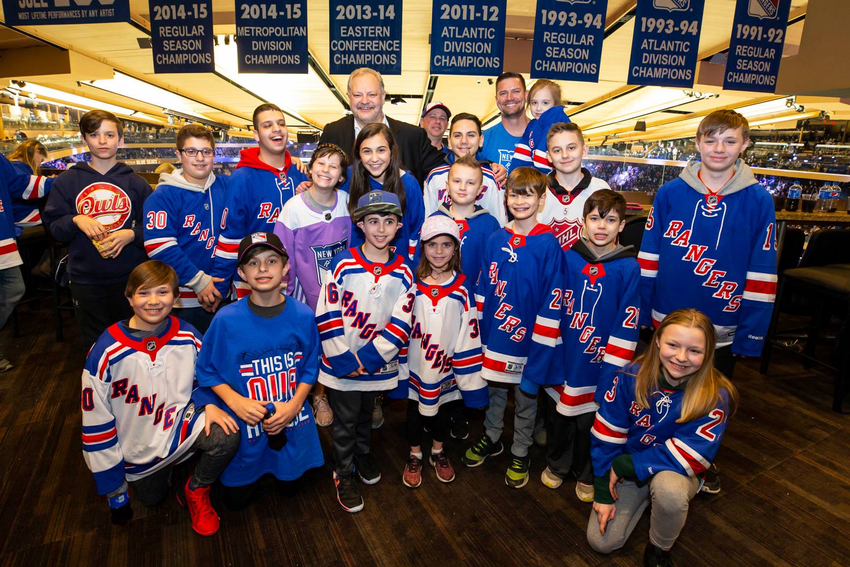 March 29th 2019: Final night in Henrik’s Crease of the NYR season. Garden of Dreams families met ’94 NYR Esa Tikkanen and cheered on the NYR to a victory at MSG.